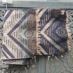 Unisex Wool Pendleton Jacquard Scarf